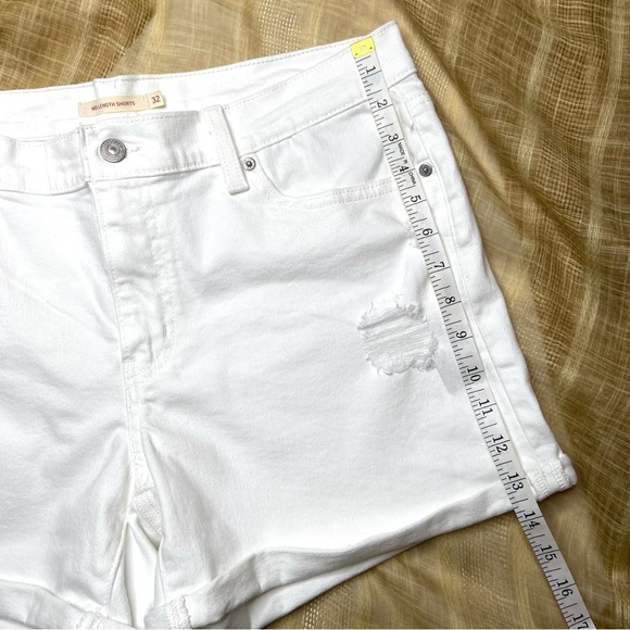 LEVI’S White Distressed Denim Mid Length Shorts - Picture 4 of 13